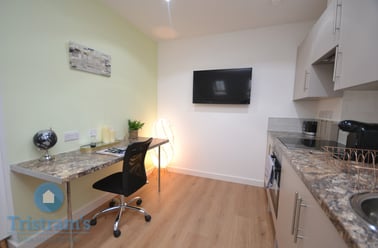 Clinton Street West, City Centre, Nottingham - Image 3