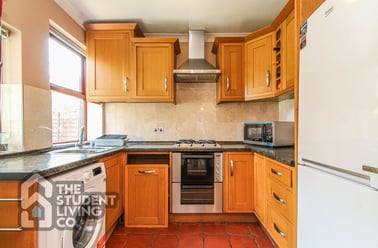 Greenfield Street, Dunkirk, Nottingham - Image 2