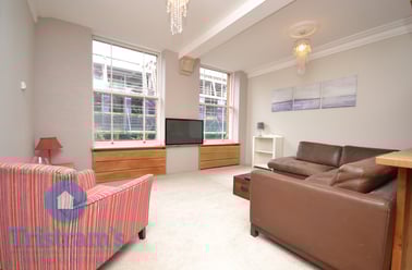 Hollowstone, Nottingham - Image 2