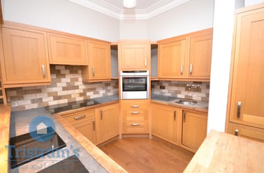 Hollowstone, Nottingham - Image 3