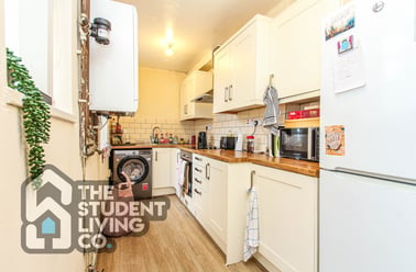 Tudor Grove, Arboretum, Nottingham - Image 2