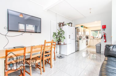 Greenfield Street, Dunkirk, Nottingham - Image 2