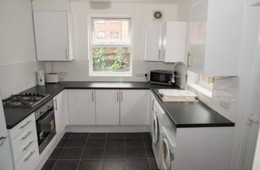 Radcliffe Mount, Nottingham - Image 2