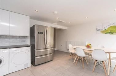 Harlaxton Drive, Nottingham - Image 2