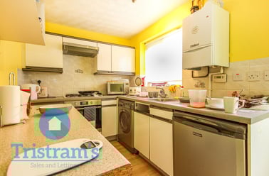 Bedarra Grove, Nottingham - Image 3