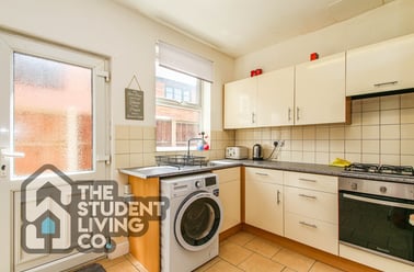 Radcliffe Mount, West Bridgford, Nottingham - Image 2