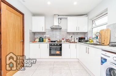 Highfield Road, Dunkirk, Nottingham - Image 2