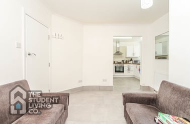 Western Boulevard, Bobbers Mill, Nottingham - Image 3