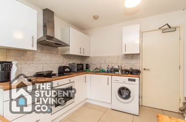 Bluecoat Close, Arboretum, Nottingham - Image 3