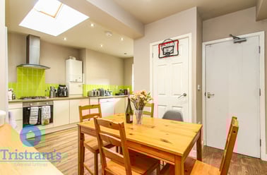 Pelham Crescent, Nottingham - Image 3