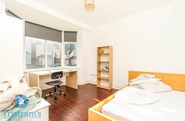 Elmsthorpe Avenue, Lenton, Nottingham - Image 2