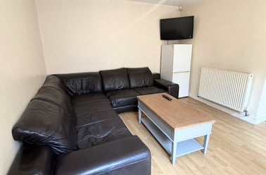 Barnsfold Avenue, Fallowfield, Manchester - Image 3