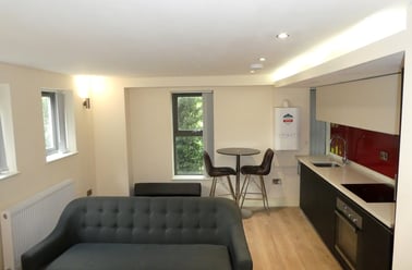 Park Crescent, Manchester - Image 3