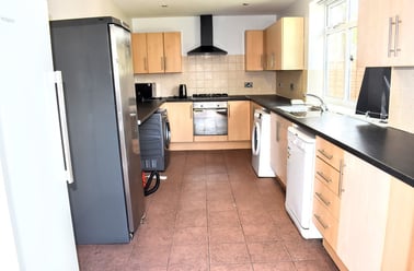 Heyscroft Road (7B), Withington, Manchester - Image 3