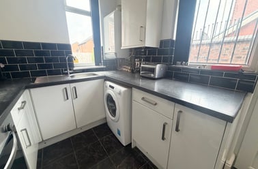 Suffolk Street, Charlestown, Salford - Image 3
