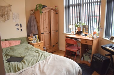 Barnsfold Avenue (NB), Fallowfield, Manchester - Image 2
