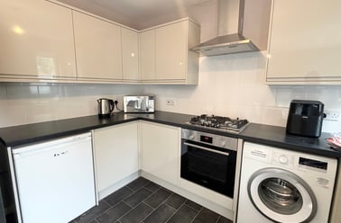 Denewell Avenue, Manchester - Image 2