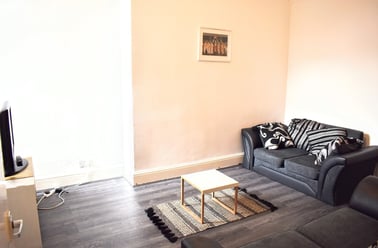 Fortuna Grove, Burnage, Manchester - Image 3