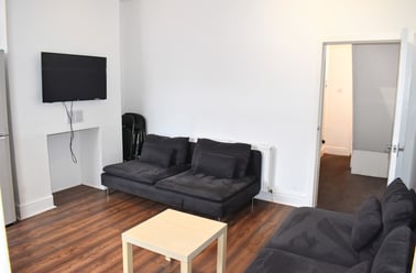 Carlton Avenue, Rusholme, Manchester - Image 2