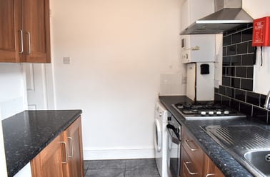Carlton Avenue, Rusholme, Manchester - Image 3