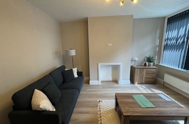 Queen Anne's Road, Bootham, York - Image 2