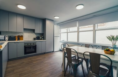 Superior 5 Bed, Pennine House, Millstone Lane, City Centre, Leicester - Image 2