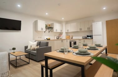 Classic Ensuite, Telephone House, 15 West Bell Street, Near University, Dundee - Image 2