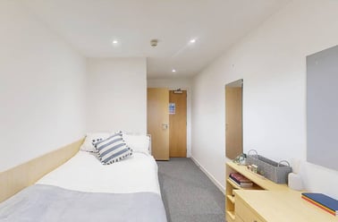 Classic Ensuite Plus, Edinburgh College Residence, 348 West Granton Road, Near University, Edinburgh - Image 2