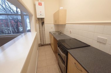 Flat 2, 38 Woburn Hill, Stoneycroft, Liverpool - Image 3