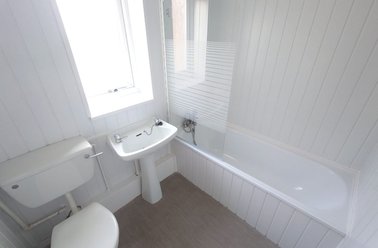 Flat 3, 38 Woburn Hill, Stoneycroft, Liverpool - Image 3