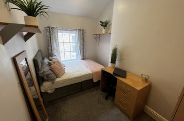 24 Cumberland Road, Hyde Park, Leeds - Image 2