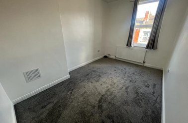 Longroyd Grove, Clarence Dock, Leeds - Image 3