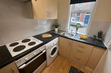 Glebe Avenue, Kirkstall, Leeds - Image 3