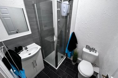 2 Regent Park Avenue, Rampart Road, Leeds - Image 3