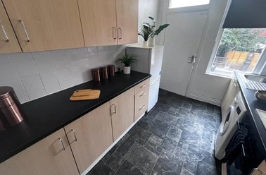 4a Brentwood Grove, Armley, Leeds - Image 3