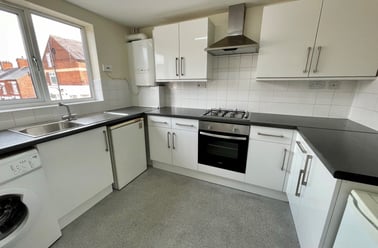 Knighton Fields Road East, Knighton, Leicester - Image 2