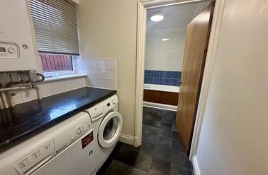 Knighton Fields Road East, Knighton, Leicester - Image 3