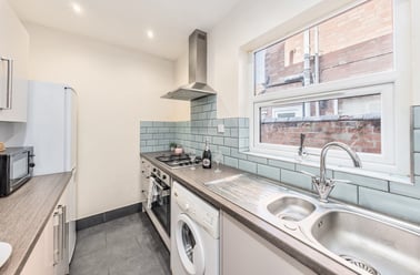 St Leonards Road, Clarendon Park, Leicester - Image 3