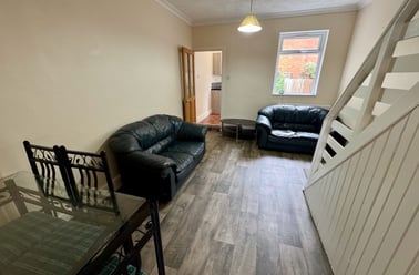 Knighton Fields Road East, Knighton, Leicester - Image 3