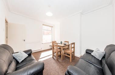 Knighton Fields Road East, Knighton, Leicester - Image 2