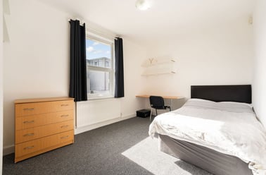 Harrow Road, Selly Oak, Birmingham - Image 3