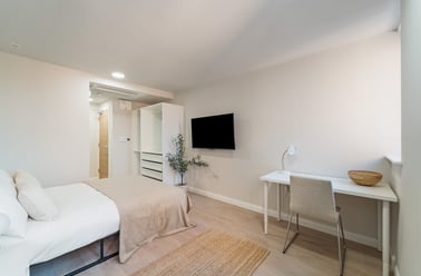 Selly Oak, Birmingham - Image 3