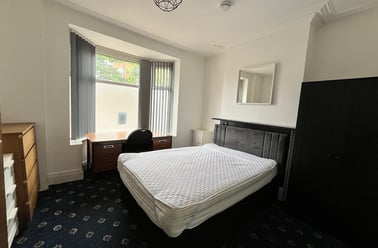 Oak tree lane, Selly Oak, Birmingham - Image 2