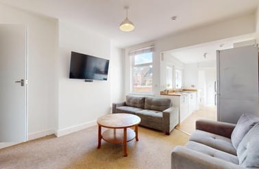 Oxford Street, City Centre, Loughborough - Image 2