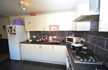 Beechwood Crescent, Burley, Leeds - Image 2