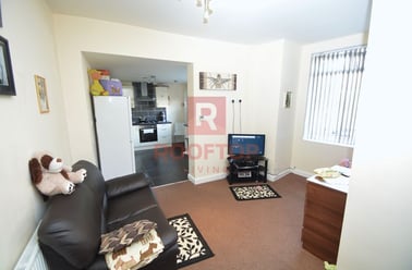 Beechwood Crescent, Burley, Leeds - Image 3