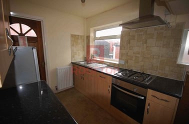 Estcourt Terrace, Headingley, Leeds - Image 2