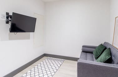 Deluxe 2 Bed Apartment, 33 Parkside, City Centre, Coventry - Image 3