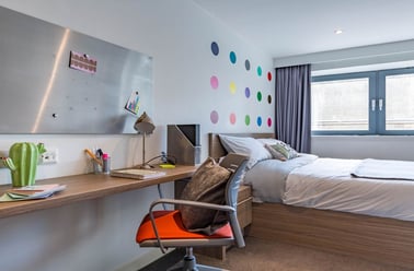 Large Studio, Gallery Apartments, 2 Port Dundas Place, City Centre, Glasgow - Image 2