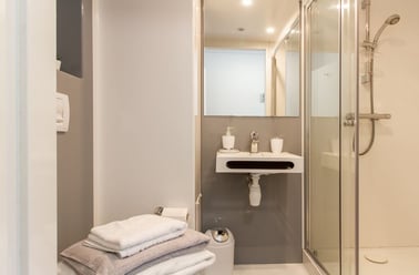 Premium Ensuite, The Croft, Cathedral Road, City Centre, Derby - Image 3